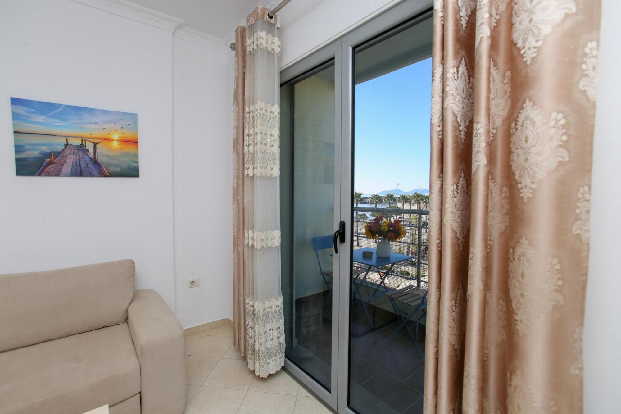 Seascape Apartments วญอเรอ ภายนอก รูปภาพ